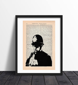 Alte Buchseite Bedruckt mit Streetart BANKSY Rude Cop  | Architektur Readable Art