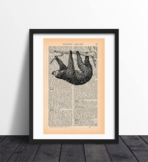 Alte Buchseite Zur Deko Kunstvoll Bedruckt mit Faultier | Readable Art